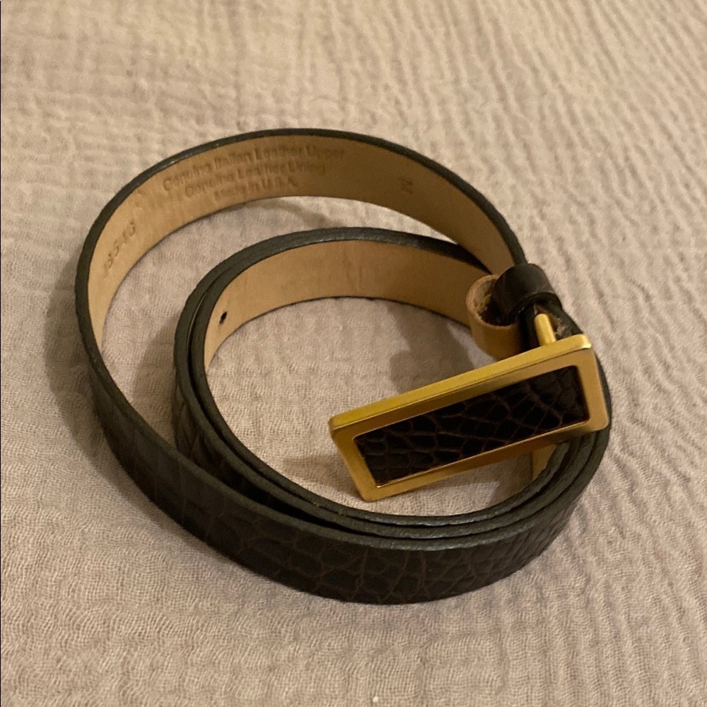 St. JOHN Elegant BROWN Leather Belt with Gold Buckle. Size M . EUC - Picture 3 of 11